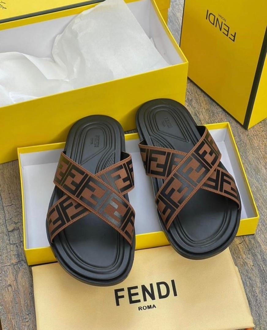 Sandales F&ndi !